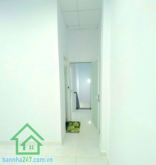 NHỈNH 5 TỶ – HẺM XE TẢI THÔNG – NHÀ MỚI ĐẸP 2 TẦNG BTCT DT 64m² (4x16)m – SỔ VUÔNG VỨC – HOÀN CÔNG ĐỦ – NGAY GÒ XOÀI – LÊ VĂN QUỚI – GIÁP TÂN PHÚ DT: 4 x 16m vuông vức – công nhận đủ. Kết cấu: 1 trệt – 1 lầu BTCT kiên cố • Phòng khách lớn để được ô tô 
