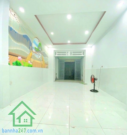 NHỈNH 5 TỶ – HẺM XE TẢI THÔNG – NHÀ MỚI ĐẸP 2 TẦNG BTCT DT 64m² (4x16)m – SỔ VUÔNG VỨC – HOÀN CÔNG ĐỦ – NGAY GÒ XOÀI – LÊ VĂN QUỚI – GIÁP TÂN PHÚ DT: 4 x 16m vuông vức – công nhận đủ. Kết cấu: 1 trệt – 1 lầu BTCT kiên cố • Phòng khách lớn để được ô tô 