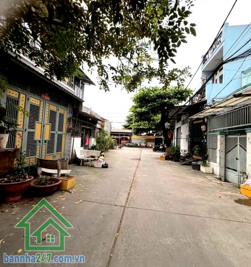 CHỈ 4,99 TỶ – HẺM XE TẢI 6M THÔNG – SÁT NGÃ TƯ BỐN XÃ – GẦN MẶT TIỀN LÊ VĂN QUỚI – NHÀ 2 TẦNG - DT: 48m² (4m x 12m) Lê Văn Quới – giáp Tân Phú – khu trung tâm 