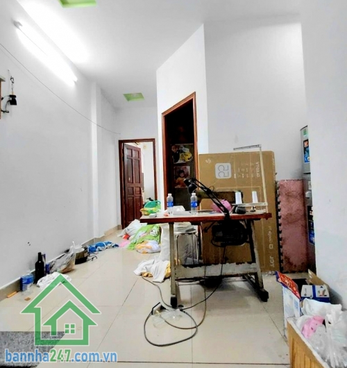 CHỈ 7,5 TỶ – HXH XE TẢI 8M THÔNG – SÁT MẶT TIỀN BÌNH LONG – GẦN AEON MALL - DT: 70M² (4X17)M - SHR Diện tích: ~70m² Hiện trạng: 1 trệt + 1 lầu – nhà xây kiên cố