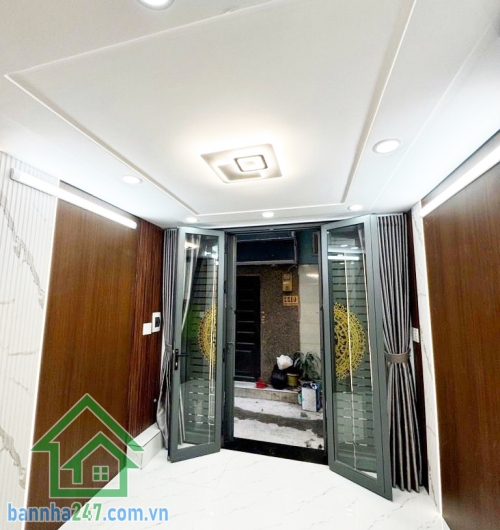 CHỈ 2,55 TỶ – NHÀ 3 TẦNG MỚI – KHU VIP BÌNH LONG Giáp Tân Phú – Ngay khu 4 Xã – Cách 1 căn ra MT lớn  Điểm mạnh cực hiếm trong tầm giá Vị trí đẹp – dân trí cao, khu vip gần Chợ Bình Long. Chỉ 1 căn ra mặt tiền đường lớn, giá trị tăng tốt. Hẻm xe hơi sát b