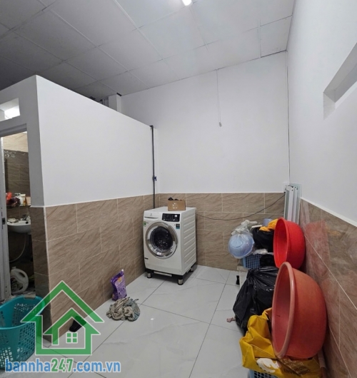 CHỈ HƠN 4 TỶ – NHÀ 3 TẦNG ĐẸP – HẺM 4M THOÁNG – NGAY HƯƠNG LỘ 2 – GIÁP TÂN PHÚ – DT 48M²- 3PN + 4WC. 