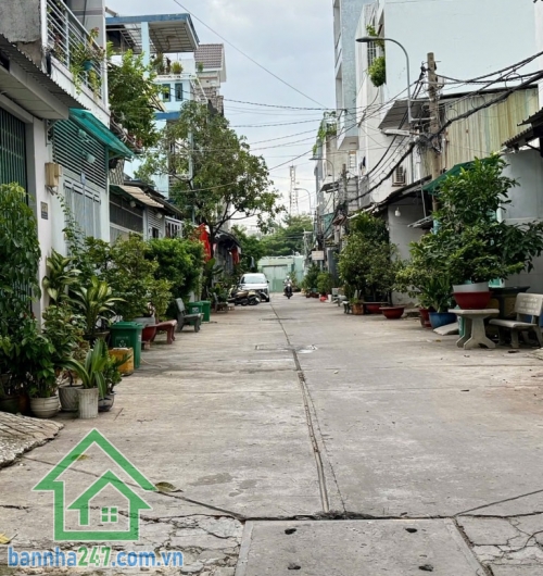 CHỈ 4.99 TỶ - HẺM XE TẢI 7M – LÊ VĂN QUỚI – GIÁP TÂN PHÚ – 48M² (DTSD 96M²) - 2 TẦNG BTCT – 3 PN, 2 WC. DT: 4 x 12m, xây dựng full – 2 tầng BTCT kiên cố, 3PN – 2 WC. 