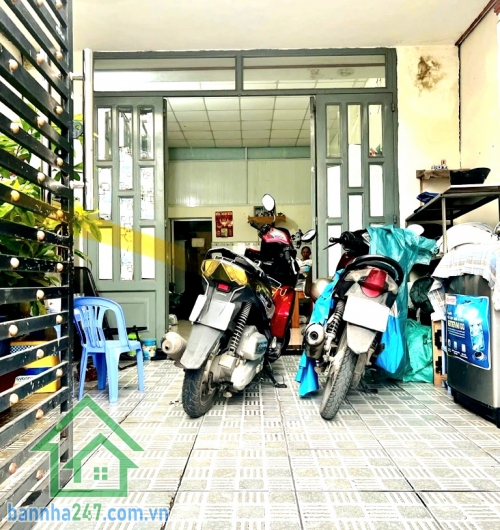 CHỈ 5,1 TỶ - MTKD ĐƯỜNG XE TẢI – NHÀ CẤP 4 TIỆN KINH DOANH, CHO THUÊ – 66M² – NGAY GÒ XOÀI – LÊ VĂN QUỚI – GIÁP TÂN PHÚ – SỔ HỒNG RIÊNG.  Nhà mặt tiền đường lớn. 