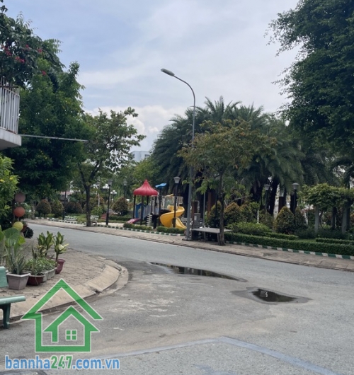 SIÊU PHẨM ĐẦU TƯ – NHÀ PHỐ 5 TẦNG XÂY THÔ – KHU VIP MIZUKI PARK - CHỈ 12 TỶ. ✔ DT đất: 100m² (5x20m) – DT sàn: 329.6m² ✔ Kết cấu: Hầm – 3 Lầu – Sân thượng trướ và sau.