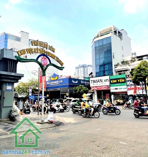 CHỈ 7,4 TỶ - NGUYỄN LÂM – QUẬN 10 | KHU PHỐ ẨM THỰC SẦM UẤT - DT: 34M² - 4 TẦNG - 5 PN – 5 WC * Ngay Nguyễn Lâm – khu phố ẩm thực nhộn nhịp * Hẻm thông, chỉ 10m ra mặt tiền. Khu dân cư hiện hữu, ở – kinh doanh – cho thuê đều tốt