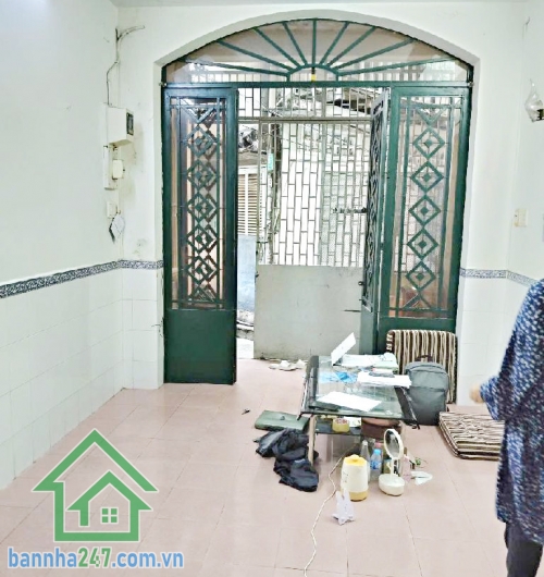 CHỈ 4,2 TỶ – NHÀ QUẬN 10, NGAY HÒA HƯNG – HẺM THÔNG, 3 BƯỚC RA HXH - DT: 46,4M2 (3.1 X 13)M - HOÀN CÔNG ĐẦY ĐỦ  Diện tích vừa vặn, pháp lý rõ ràng, sổ hồng riêng. 