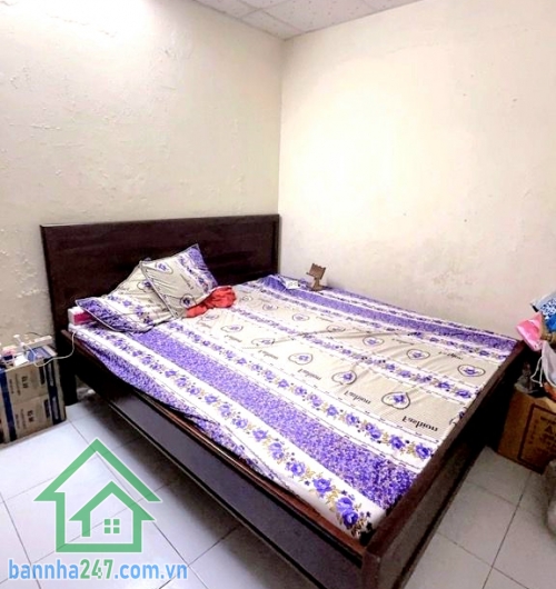 CHỈ 6,6 TỶ – TÂN BÌNH GIÁP BÀU CÁT – HXH – DT 69M² – TẶNG GPXD 4 TẦNG Vị trí đẹp: Tân Bình, kế bên khu Bàu Cát Hẻm xe hơi, ra vào thuận tiện Diện tích: 69m²