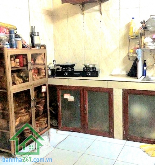 CHỈ 6,6 TỶ – TÂN BÌNH GIÁP BÀU CÁT – HXH – DT 69M² – TẶNG GPXD 4 TẦNG Vị trí đẹp: Tân Bình, kế bên khu Bàu Cát Hẻm xe hơi, ra vào thuận tiện Diện tích: 69m²