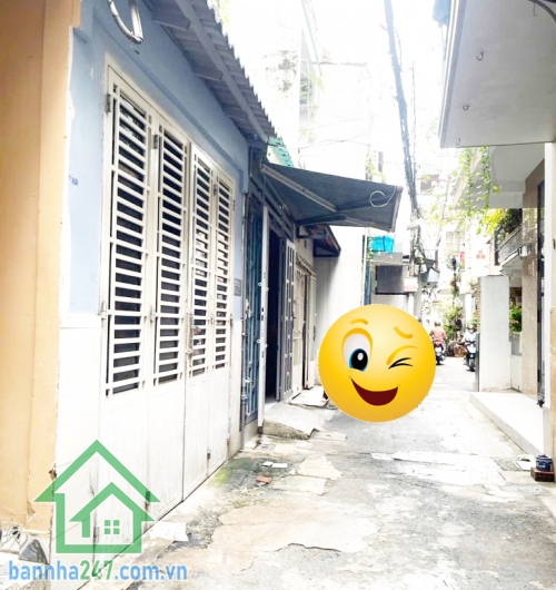 CHỈ 3 TỶ – NHÀ ĐẸP 3 TẦNG – GIÁP KHU BẮC HẢI – GẦN HẺM XE HƠI – SỔ RIÊNG NỞ HẬU TÀI LỘC - 2 PN, 2 WC Vị trí đắc địa: Giáp Quận 10, sát khu Bắc Hải – khu dân cư, khu dân cư sầm uất, an ninh.