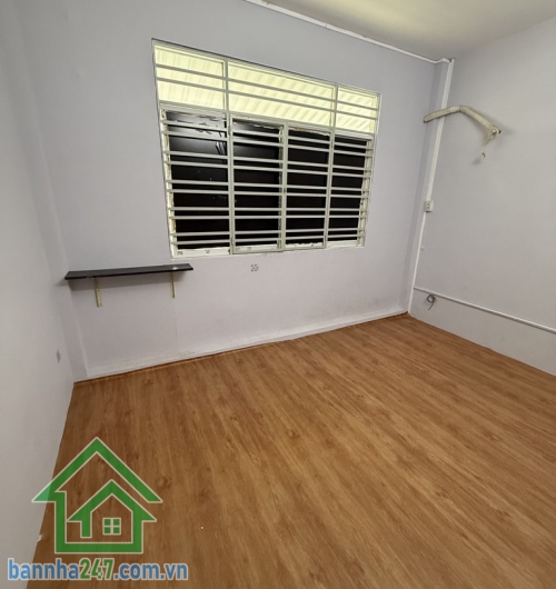 SIÊU PHẨM TÂN BÌNH – LÔ GÓC 2MT – HXH – 4PN – CHỈ 4,7 TỶ Diện tích: 54m² Kết cấu: 2 tầng, 4PN, 2WC, nhà thoáng mát, dọn vào ở ngay Vị trí cực đẹp: Lý Thường Kiệt 