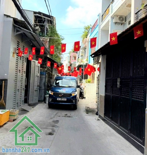 CHỈ 4,4 TỶ – SIÊU PHẨM NHÀ ĐẸP ĐÓN TẾT - KẾ BÊN BÀU CÁT – TÂN BÌNH – HẺM XE HƠI ĐỔ CỔNG - 2PN – 2WC (có thể làm 3PN) Diện tích: 24m² – nở hậu tài lộc Kết cấu: 2 tầng kiên cố. Công năng: 2PN – 2WC (có thể làm 3PN)