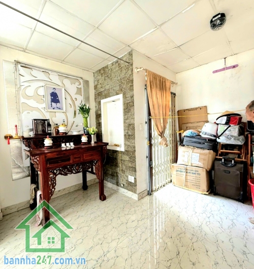 CHỈ 4,3 TỶ – NHÀ 4 TẦNG BTCT – LŨY BÁN BÍCH – TÂN PHÚ - DT: 27² (DT SÀN 81M²) - 3PN - 3WC * Diện tích: 27m² – sổ vuông A4 * Diện tích sàn: 81m² * Kết cấu: 4 tầng BTCT chắc chắn* 3PN – 3 WC * Hẻm xe hơi đổ cửa, 2 mặt hẻm thoáng mát