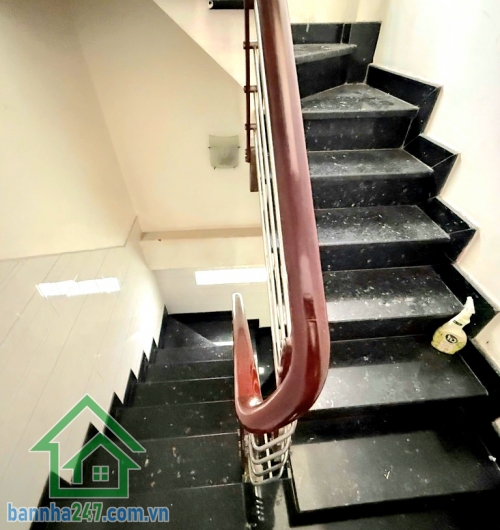 CHỈ 4,3 TỶ – NHÀ 4 TẦNG BTCT – LŨY BÁN BÍCH – TÂN PHÚ - DT: 27² (DT SÀN 81M²) - 3PN - 3WC * Diện tích: 27m² – sổ vuông A4 * Diện tích sàn: 81m² * Kết cấu: 4 tầng BTCT chắc chắn* 3PN – 3 WC * Hẻm xe hơi đổ cửa, 2 mặt hẻm thoáng mát