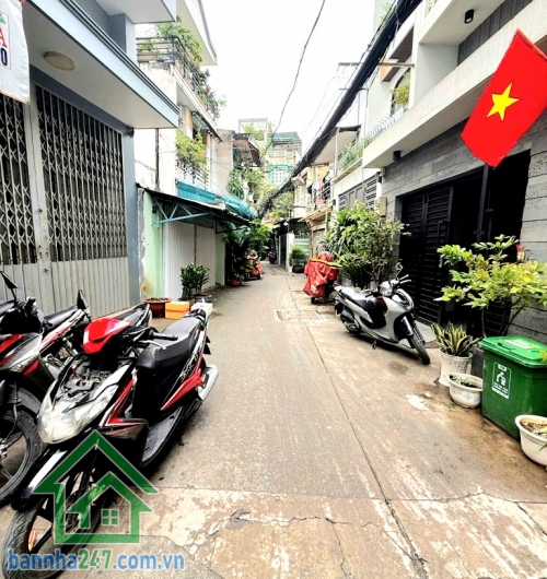 CHỈ 2.99 TỶ – TRUNG TÂM TÂN BÌNH – HẺM 6M – DT: 19M² (3,9 X 5)M - 3 TẦNG – NỞ HẬU – CÓ DÒNG TIỀN 6.5TR/TH * Vị trí đẹp gần chợ vải Tân Bình, giáp Q11 – Tân Phú