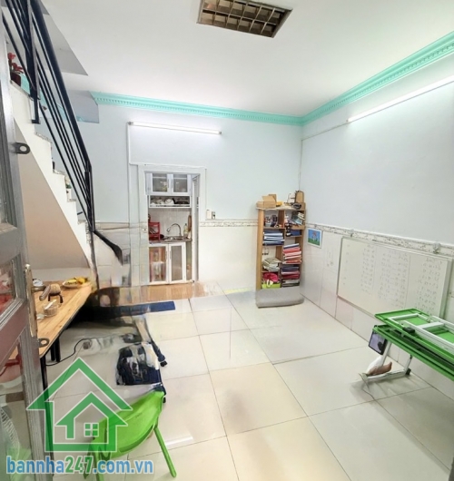 CHỈ 2.99 TỶ – TRUNG TÂM TÂN BÌNH – HẺM 6M – DT: 19M² (3,9 X 5)M - 3 TẦNG – NỞ HẬU – CÓ DÒNG TIỀN 6.5TR/TH * Vị trí đẹp gần chợ vải Tân Bình, giáp Q11 – Tân Phú