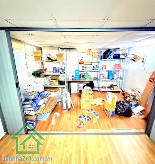 CHỈ 2.99 TỶ – TRUNG TÂM TÂN BÌNH – HẺM 6M – DT: 19M² (3,9 X 5)M - 3 TẦNG – NỞ HẬU – CÓ DÒNG TIỀN 6.5TR/TH * Vị trí đẹp gần chợ vải Tân Bình, giáp Q11 – Tân Phú