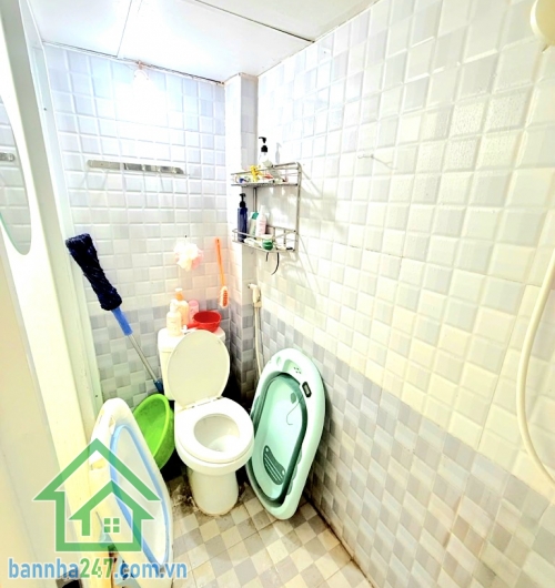 CHỈ 2.99 TỶ – TRUNG TÂM TÂN BÌNH – HẺM 6M – DT: 19M² (3,9 X 5)M - 3 TẦNG – NỞ HẬU – CÓ DÒNG TIỀN 6.5TR/TH * Vị trí đẹp gần chợ vải Tân Bình, giáp Q11 – Tân Phú