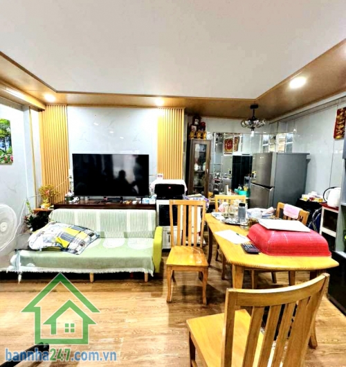 CHỈ 3,9 TỶ – NHÀ MỚI 3 TẦNG PHÚ NHUẬN – HẺM BA GÁC THÔNG – GẦN THÍCH QUẢNG ĐỨC – Ở NGAY!    Vị trí: Trung tâm Phú Nhuận, hẻm ba gác sạch đẹp, thông thoáng,  sạch đẹp, di chuyển dễ dàng. 2PN – 3WC, có sân để xe riêng.