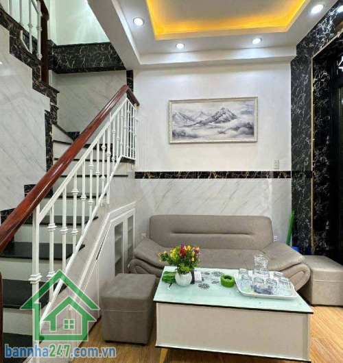 CHỈ 4,5 TỶ – NHÀ 4 TẦNG MỚI Ở NGAY – FULL NỘI THẤT – HẺM THÔNG – PHÚ NHUẬN HIẾM CÓ! Kết cấu: Trệt + 2 lầu + sân thượng, 2PN khép kín – 3WC – PK – bếp – sân thượng. 