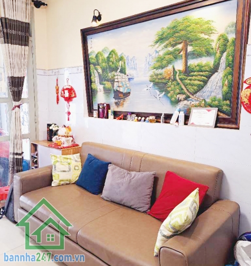 KHU ĐẦM SEN - THÁI PHIÊN - Q11 - 50M² - 3 TẦNG - HẺM 6M THÔNG - CHỈ 10.8 TỶ DT: 3.6 x 14m, nhà kiên cố 3 tầng, 3PN, 3WC, sân thượng rộng. Hẻm 6m thông, cách mặt tiền vài bước.