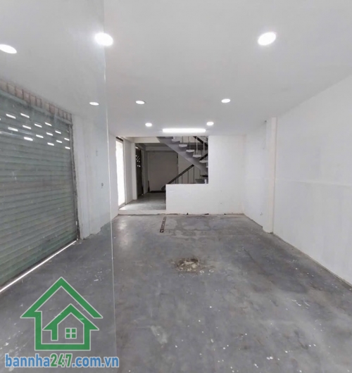 17 TỶ – BÁN NHÀ LÔ GÓC MTKD LŨY BÁN BÍCH, TÂN PHÚ * DT: 67,3m² (5,3 x 16)m, lô góc 2 mặt thoáng, hẻm hông 5m đậu xe tiện lợi * Kết cấu 4 tầng kiên cố, hoàn công đủ. 