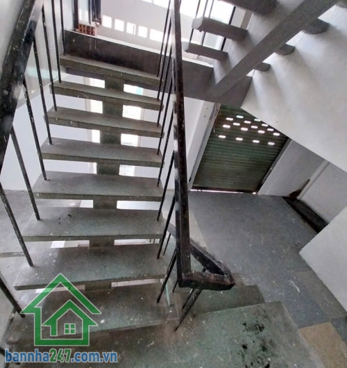 17 TỶ – BÁN NHÀ LÔ GÓC MTKD LŨY BÁN BÍCH, TÂN PHÚ * DT: 67,3m² (5,3 x 16)m, lô góc 2 mặt thoáng, hẻm hông 5m đậu xe tiện lợi * Kết cấu 4 tầng kiên cố, hoàn công đủ. 