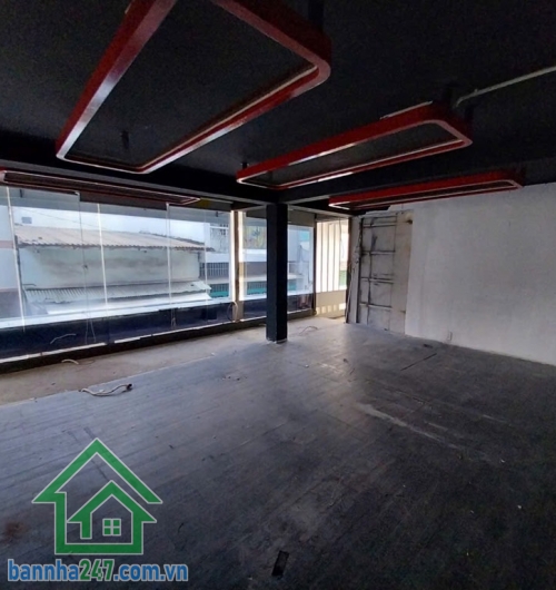 17 TỶ – BÁN NHÀ LÔ GÓC MTKD LŨY BÁN BÍCH, TÂN PHÚ * DT: 67,3m² (5,3 x 16)m, lô góc 2 mặt thoáng, hẻm hông 5m đậu xe tiện lợi * Kết cấu 4 tầng kiên cố, hoàn công đủ. 