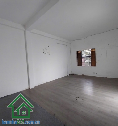 17 TỶ – BÁN NHÀ LÔ GÓC MTKD LŨY BÁN BÍCH, TÂN PHÚ * DT: 67,3m² (5,3 x 16)m, lô góc 2 mặt thoáng, hẻm hông 5m đậu xe tiện lợi * Kết cấu 4 tầng kiên cố, hoàn công đủ. 
