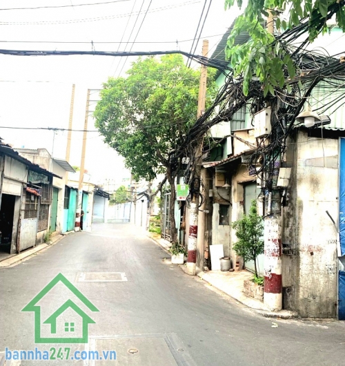 CHỈ 3,4 TỶ – GẦN ĐẦM SEN – HXH THÔNG – NHÀ 3PN – CÁCH HẺM NHỰA XE TẢI CHỈ 10M - 3PN - 2WC Vị trí đẹp trung tâm Tân Phú – gần Đầm Sen – khu dân cư hiện hữu, tiện ích đầy đủ