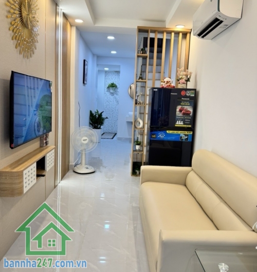 HIẾM – CHỈ 4.2 TỶ – PHÚ NHUẬN – HẺM XE HƠI – FULL NỘI THẤT - SỔ HỒNG RIÊNG Trung tâm Phú Nhuận- Hẻm xe hơi – thông Đoàn Thị Điểm Diện tích: 25m² (2.7 x 11.5m)