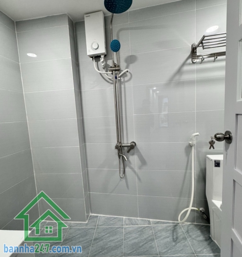 HIẾM – CHỈ 4.2 TỶ – PHÚ NHUẬN – HẺM XE HƠI – FULL NỘI THẤT - SỔ HỒNG RIÊNG Trung tâm Phú Nhuận- Hẻm xe hơi – thông Đoàn Thị Điểm Diện tích: 25m² (2.7 x 11.5m)