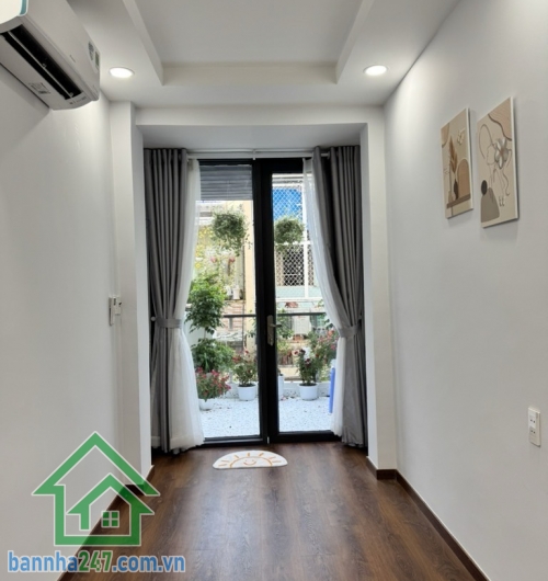 HIẾM – CHỈ 4.2 TỶ – PHÚ NHUẬN – HẺM XE HƠI – FULL NỘI THẤT - SỔ HỒNG RIÊNG Trung tâm Phú Nhuận- Hẻm xe hơi – thông Đoàn Thị Điểm Diện tích: 25m² (2.7 x 11.5m)
