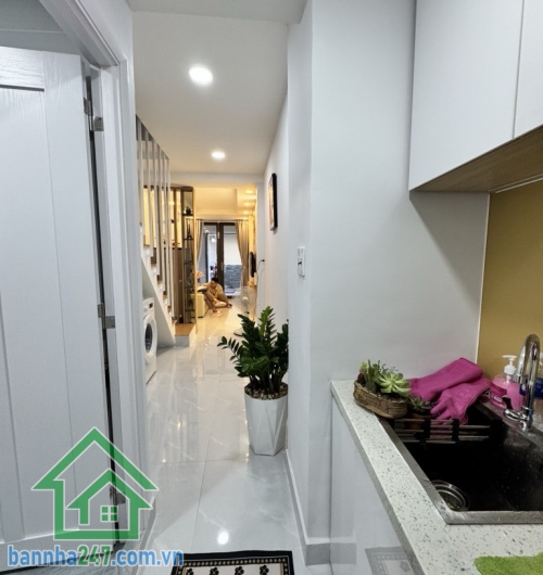 HIẾM – CHỈ 4.2 TỶ – PHÚ NHUẬN – HẺM XE HƠI – FULL NỘI THẤT - SỔ HỒNG RIÊNG Trung tâm Phú Nhuận- Hẻm xe hơi – thông Đoàn Thị Điểm Diện tích: 25m² (2.7 x 11.5m)