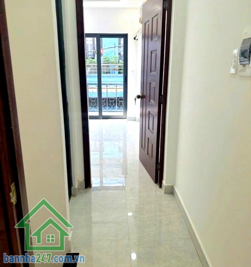 CHỈ 4,5 TỶ – GẦN MẶT TIỀN NGUYỄN QUÝ ANH – TÂN SƠN NHÌ – ĐANG CHO THUÊ 10TR/THÁNG • Diện tích: 33m² (4.1m x 8m) – ngang đẹp• Kết cấu: 1 trệt 1 lầu• Công năng