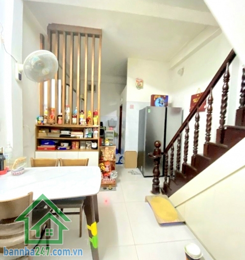 CHỈ 5,6 TỶ (TL) – HXH GẦN MT LÝ THƯỜNG KIỆT – GIÁP QUẬN 10 – 3 TẦNG BTCT - 4PN – 3WC Căn nhà vị trí “đắc địa hiếm có” – vừa ở vừa có dòng tiền sẵn! 3 tầng BTCT kiên cố Công năng: 4PN – 3WC. Hiện trạng: đang cho thuê 12tr/tháng (trước 14tr/tháng). Hẻm xe h
