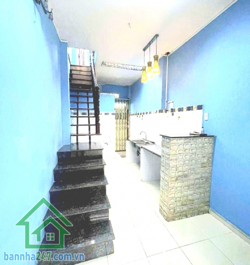 CHỈ 3,9 TỶ – GẦN NGÃ TƯ NGUYỄN TRI PHƯƠNG – BÀ HẠT 2 MẶT HẺM – TRUNG TÂM QUẬN 10 - 24M² - 2 TẦNG BTCT - 2 PN - SHR - HOÀN CÔNG ĐẦY ĐỦ  Vị trí cực đẹp gần Nguyễn Tri Phương – Bà Hạt Gần phố ẩm thực Nguyễn Tri Phương – BV Nhi Đồng 1 Thuận tiện di chuyển Quậ