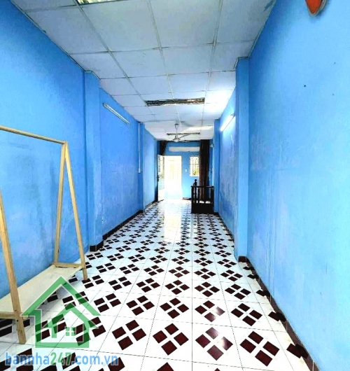CHỈ 3,9 TỶ – GẦN NGÃ TƯ NGUYỄN TRI PHƯƠNG – BÀ HẠT 2 MẶT HẺM – TRUNG TÂM QUẬN 10 - 24M² - 2 TẦNG BTCT - 2 PN - SHR - HOÀN CÔNG ĐẦY ĐỦ  Vị trí cực đẹp gần Nguyễn Tri Phương – Bà Hạt Gần phố ẩm thực Nguyễn Tri Phương – BV Nhi Đồng 1 Thuận tiện di chuyển Quậ