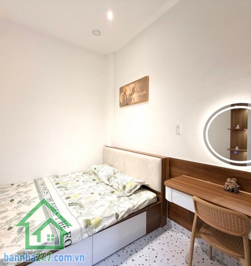 CHỈ 5,25 TỶ – DUY TÂN, PHÚ NHUẬN – KHU VIP CẦU KIỆU – 2 TẦNG - 3PN – 2WC  Nhà trung tâm hiếm bán – vị trí “kim cương” giáp Quận 1, Quận 3! Diện tích: 30m² (3 x 10)  Mob 0933144037