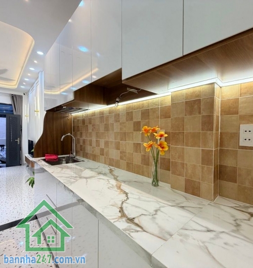 CHỈ 5,25 TỶ – DUY TÂN, PHÚ NHUẬN – KHU VIP CẦU KIỆU – 2 TẦNG - 3PN – 2WC  Nhà trung tâm hiếm bán – vị trí “kim cương” giáp Quận 1, Quận 3! Diện tích: 30m² (3 x 10)  Mob 0933144037