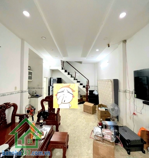 CHỈ 5,6 TỶ – HXH NHỰA – CÁCH 1 CĂN RA MT TRẦN VĂN QUANG - 2PN – 2WC Căn nhà vị trí “cực hiếm” – sát mặt tiền, hẻm xe hơi, giá mềm ngay trung tâm Tân Bình! 