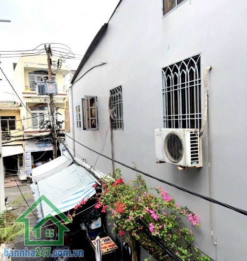 CHỈ 5,6 TỶ – HXH NHỰA – CÁCH 1 CĂN RA MT TRẦN VĂN QUANG - 2PN – 2WC Căn nhà vị trí “cực hiếm” – sát mặt tiền, hẻm xe hơi, giá mềm ngay trung tâm Tân Bình! 