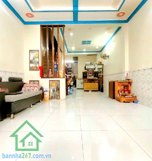 CHỈ 5,245 TỶ – HXH 6M – NGUYỄN THỊ KIÊU Q12 – GIÁP GÒ VẤP - 60m² (4 x 15) - 2 TẦNG - 3PN - 2WC • Diện tích: 60m² (4m x 15m) • Kết cấu: 1 trệt – 1 lầu • Kết cấu: 1 trệt – 1 lầu • Công năng: 3 PN – 2 WC • Có ban công thoáng mát • Hẻm nhựa 6m – xe hơi tránh 