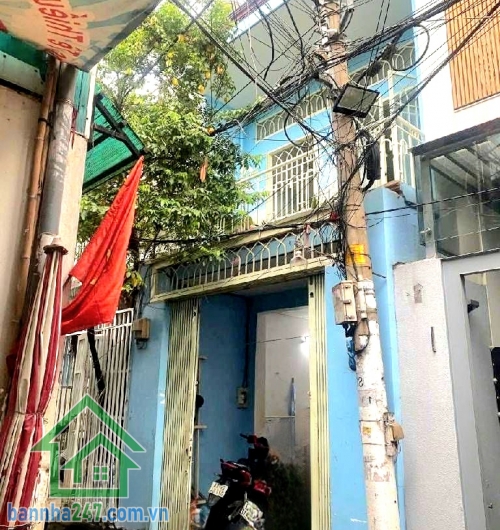 CHỈ 4,8 TỶ - NHÀ 1 TRỆT 1 LẦU – HẺM 4M – GIÁ TỐT – GIÁP TÂN PHÚ - 2 PN – 2 WC • Diện tích: 4m x 16.5m – xây đủ đất• Kết cấu: 1 trệt – 1 lầu• Công năng: 2 PN - 2WC
