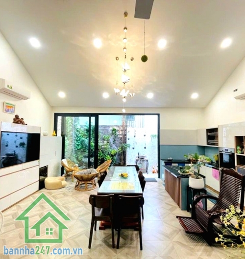 VỚI 44.5 TỶ - SIÊU PHẨM BIỆT THỰ LÔ GÓC (K300) VIP TÂN BÌNH - DT: 263/245 M² (10.5 x 25) 3 TẦNG - 7 PN, 5 WC Đẳng cấp – Riêng tư – Giá trị bền vững theo thời gian. Mob 0933144037