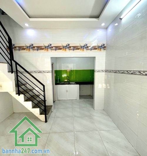 CHỈ 2,59 TỶ – NHÀ PHÚ THỌ HÒA, TÂN PHÚ – NHỎ GỌN, DÒNG TIỀN SẴN Mua là có thu nhập ngay 6 TRIỆU/THÁNG – quá hiếm trong tầm giá! Diện tích: 17m² (3,6 x 5) Kết cấu: 2 tầng kiên cố. 1PN (có thể cải tạo thành 2PN) 2 WC tiện lợi