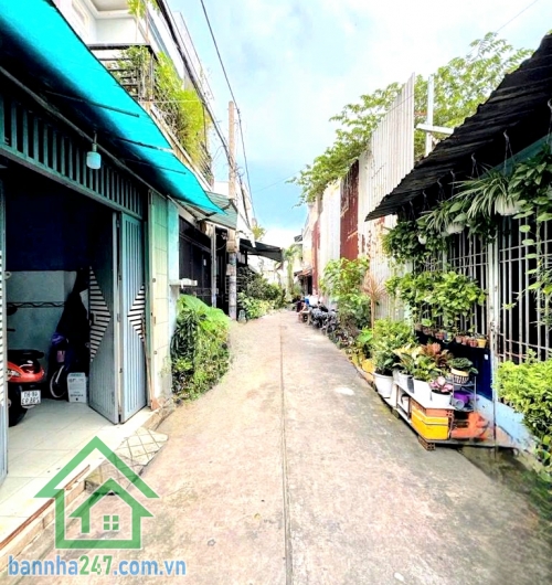 CHỈ 4,68 TỶ – HXH – SỔ NỞ HẬU 48M² (4×12) – NGAY LÊ VĂN QUỚI – GIÁP TÂN PHÚ - 2PN - 2WC Nhà mới 2 tầng – vào ở ngay Diện tích: 4m x 12m (48m²) – sổ nở hậu đẹp