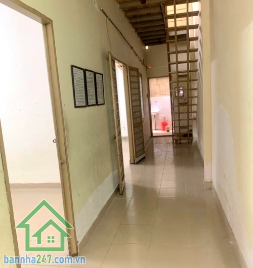 CHỈ 13,75 TỶ – QUỸ ĐẤT ĐẸP TRƯỜNG CHINH, TÂN BÌNH – HẺM NHỰA 5M – Ô TÔ VÀO NHÀ  Cơ hội hiếm sở hữu diện tích lớn – ngang đẹp ngay trung tâm Tân Bình, cực kỳ phù hợp xây mới hoặc giữ tiền lâu dài! Diện tích: 138m² (5.55 × 25.5m) – đất rộng, hiếm trong khu.