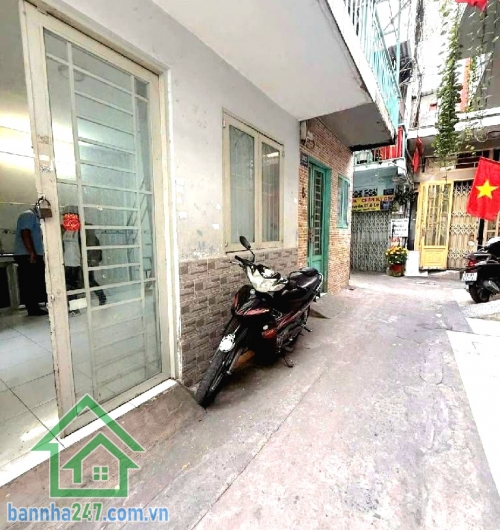CHỈ 2,8 TỶ – NGANG HIẾM 4.1M – XE HƠI TỚI NHÀ – SÁT MẶT TIỀN KHU VẢI PHÚ THỌ HÒA Nhà gọn đẹp – đủ công năng – thích hợp ở hoặc giữ tiền cho thuê cực tốt. 