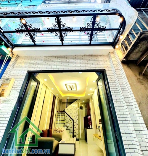 CHỈ 4,87 TỶ (TL) – CMT8, QUẬN 3 – 4 TẦNG – FULL NỘI THẤT XỊN - 2PN – 3WC Căn nhà nhỏ xinh giữa trung tâm – tiện ở, cực dễ cho thuê! Diện tích: 18m² (3 × 6m)  Mob 0933144037